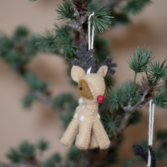 Detailfoto van vilten hanger rendier fudge