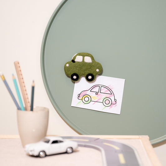 Detailfoto van vilten magneet auto 2d donkergroen