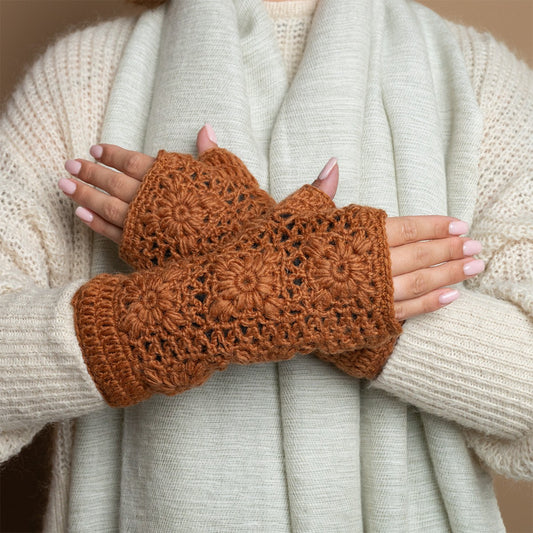 Vilten handwarmers granny square cognac