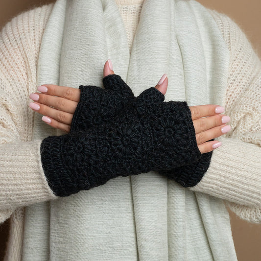 Vilten handwarmers granny square zwart