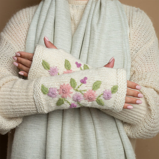 Vilten handwarmers flowers crème