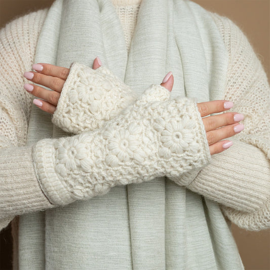 Vilten handwarmers granny square crème