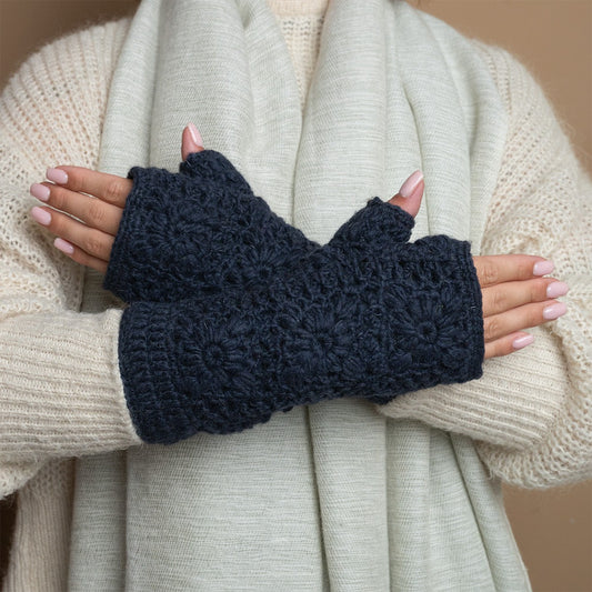 Vilten handwarmers granny square donkerblauw