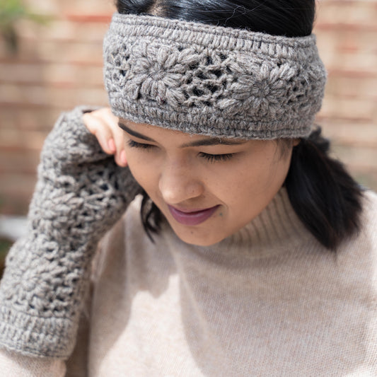 Vilten handwarmers granny square taupe