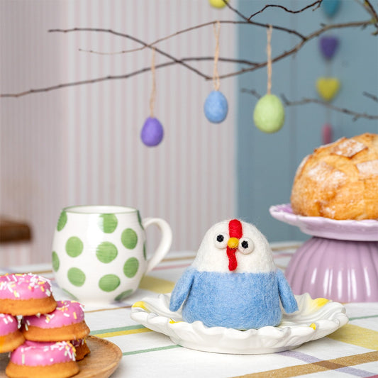 Vilten decoratie gekke kip pasteltinten blauw