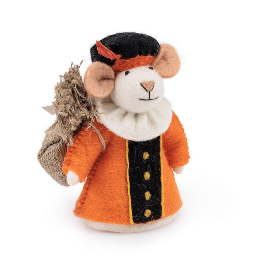 Detailfoto van vilten decoratie muis pietermuis oranje