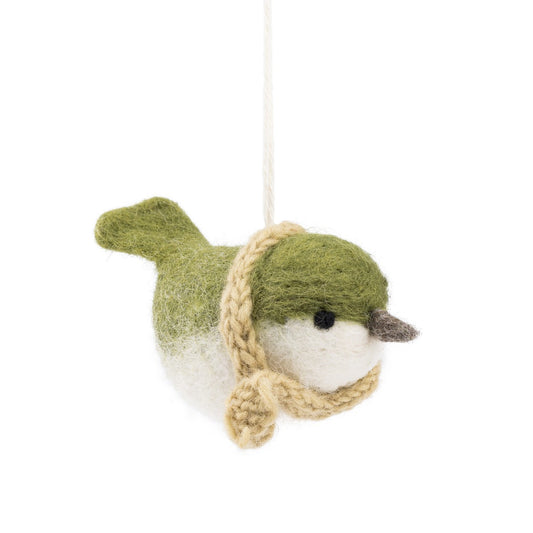 Detailfoto van vilten hanger vogeltje mistletoe groen