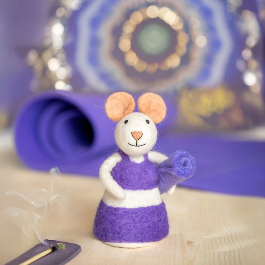 Vilten decoratie muis yogamuis