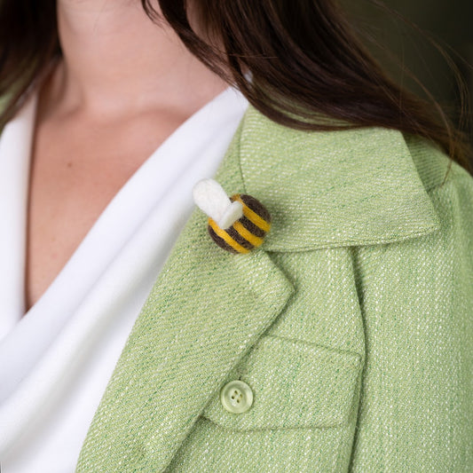 Vilten broche bij