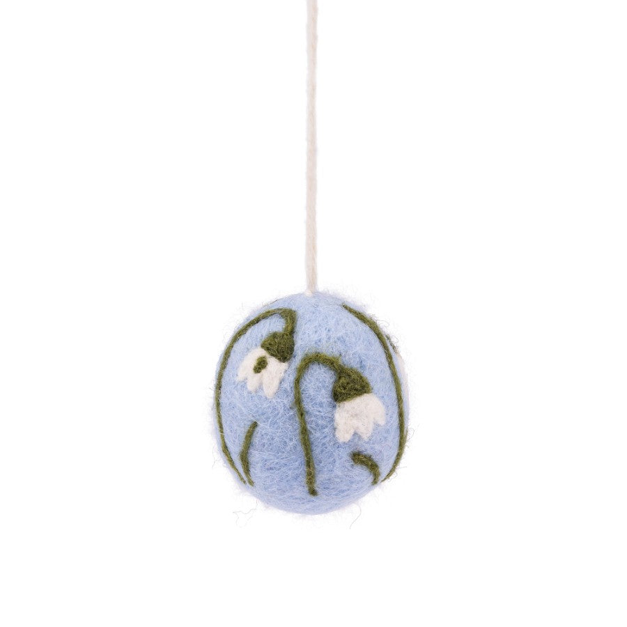 Anhänger in Eiform, hellblau mit Schneeglöckchen
