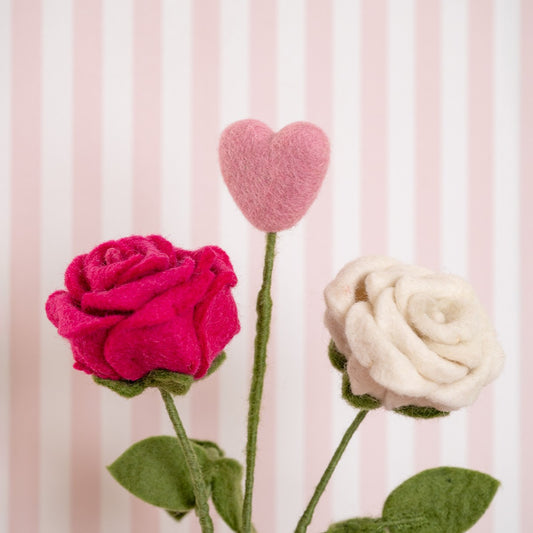 Vilten steker hart love roze