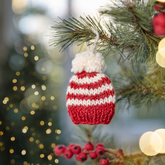 Vilten hanger muts pompom donkerrood