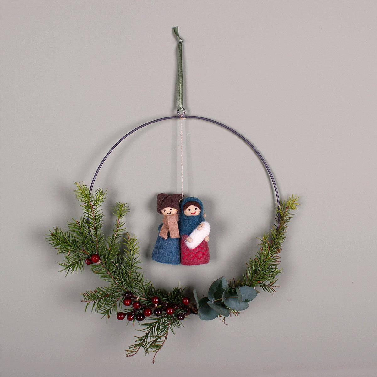 Detailfoto van vilten hanger jozef & maria kleur