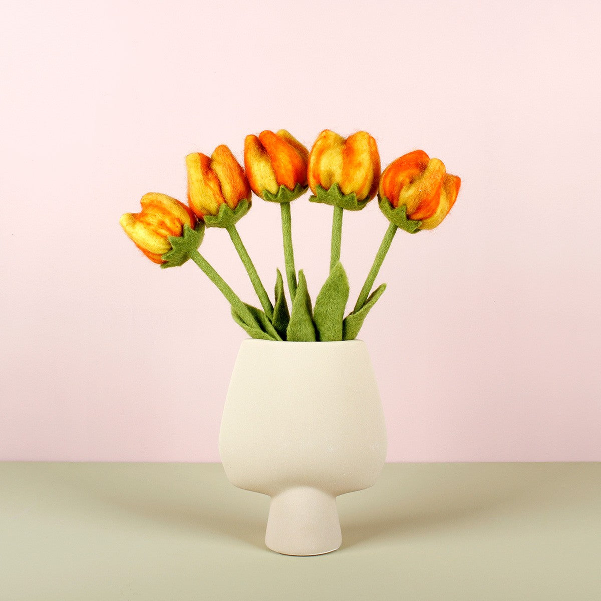 Detailfoto van vilten tulp olivia
