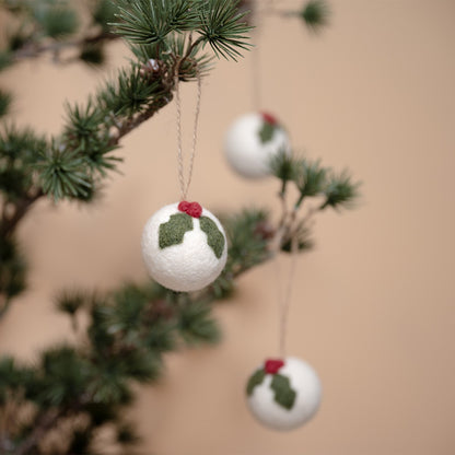 Vilten kerstbal holly berry small