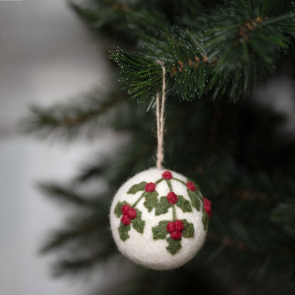 Vilten kerstbal holly berry takje large