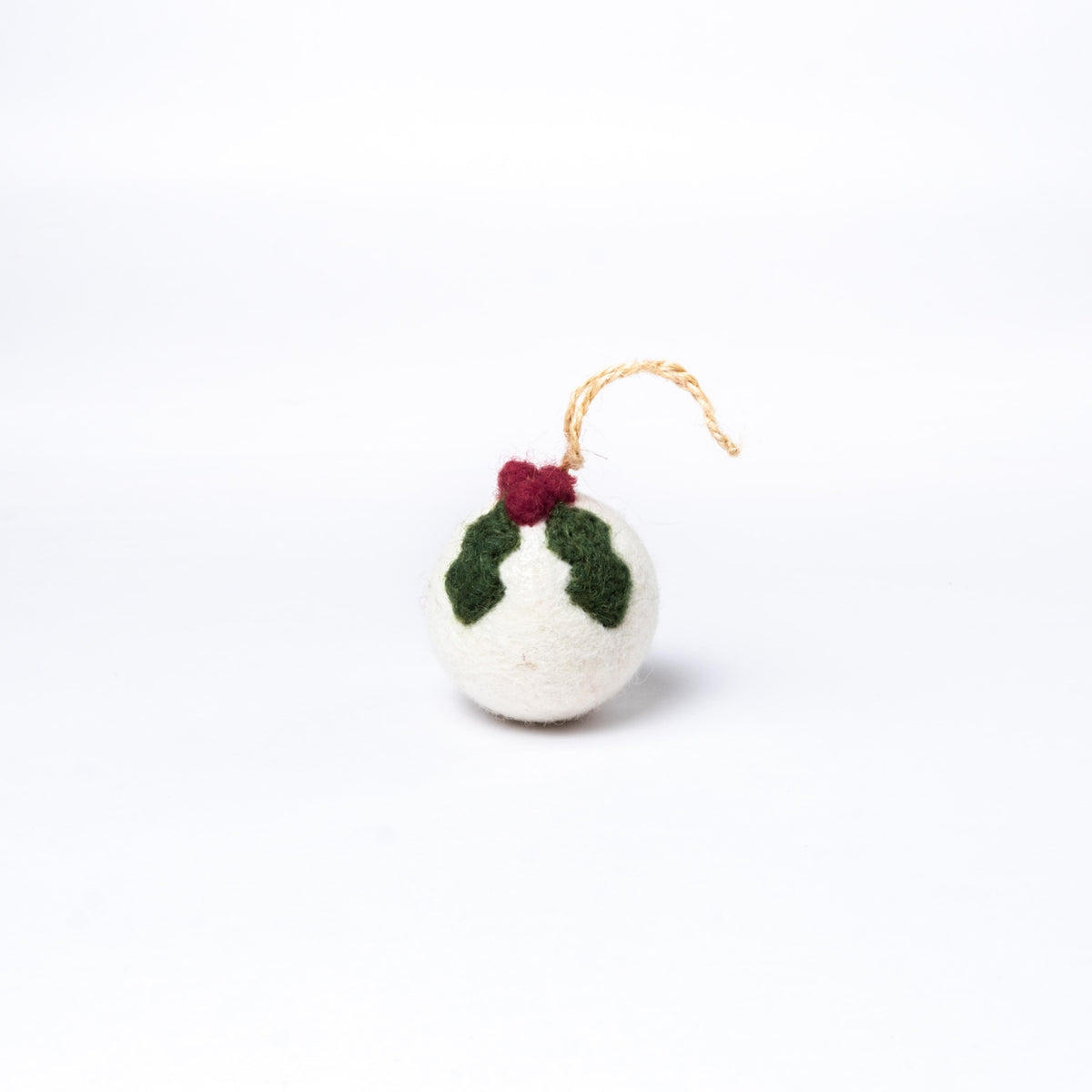 Detailfoto van vilten kerstbal holly berry small