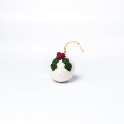 Detailfoto van vilten kerstbal holly berry small
