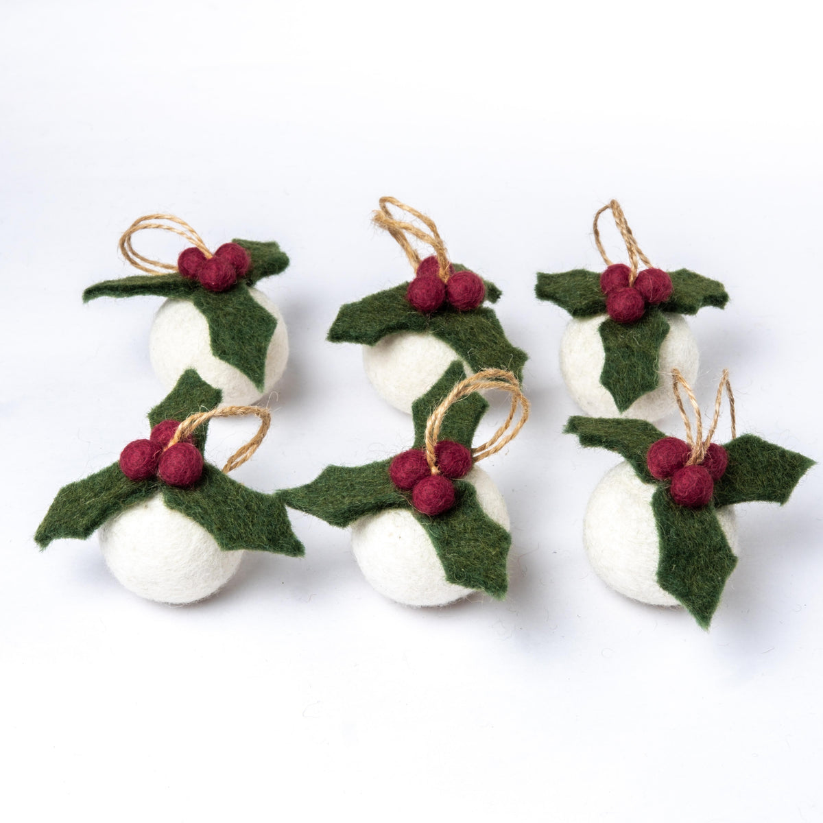 Detailfoto van vilten kerstbal holly berry small 3d