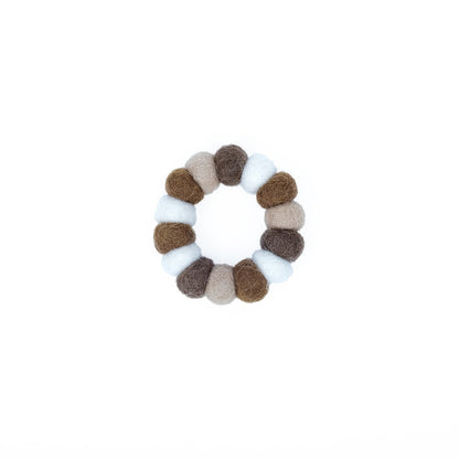 Detailfoto van vilten servetring viltballetjes gingerbread 6 st.