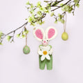 Hase mit Gänseblümchen-grünem Anhänger