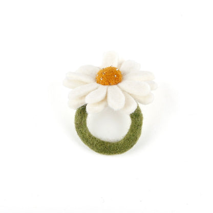 Detailfoto van vilten servetring margrietje