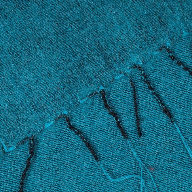 Detailfoto van vilten kleine sjaal turquoise