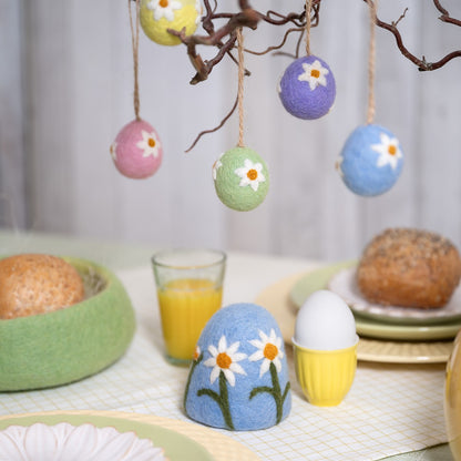 Vilten eiwarmer margrietjes blauw