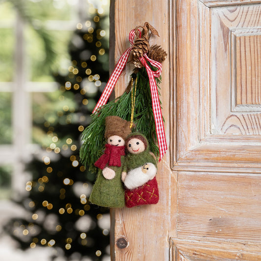 Detailfoto van vilten hanger jozef & maria rood/groen