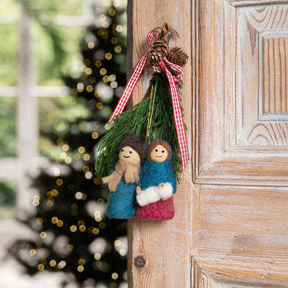 Detailfoto van vilten hanger jozef & maria kleur