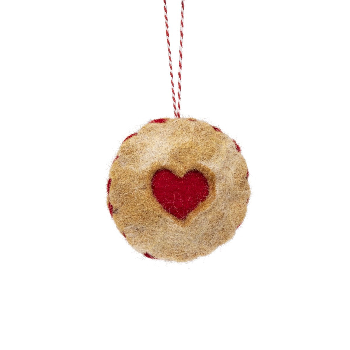 Detailfoto van vilten hanger linzer koekje hart