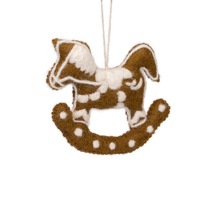 Detailfoto van vilten hanger hobbelpaard gingerbread