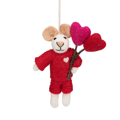 Detailfoto van vilten hanger muis love is in the air