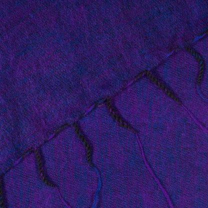 Detailfoto van sjaal paars