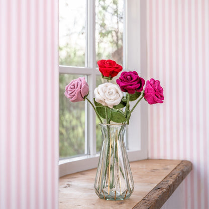 Detailfoto van vilten roos roze-rood assorti 5 st.