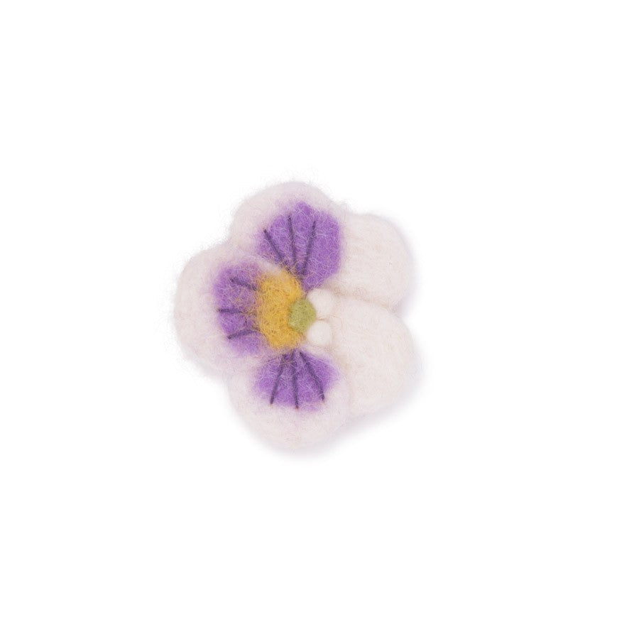 Detailfoto van vilten broche viooltje wit-lila