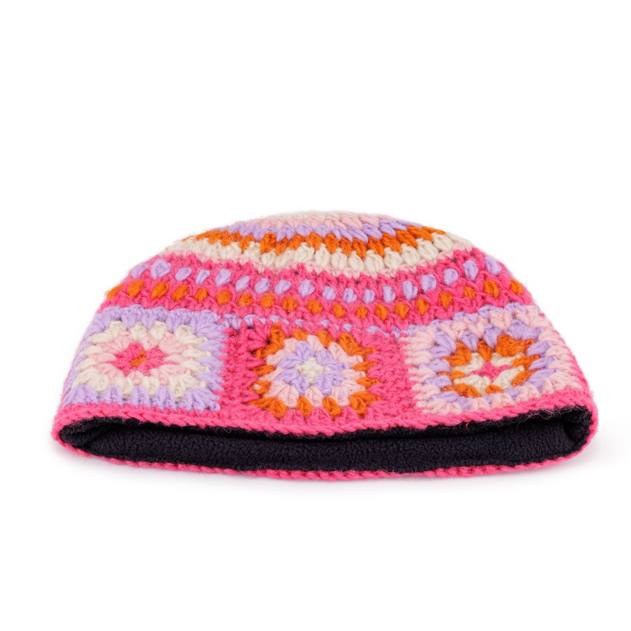 Detailfoto van muts granny square colorful fuchsia-oranje
