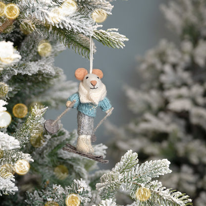 Detailfoto van hanger muis skiër van vilt