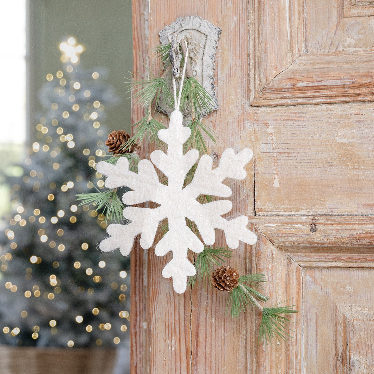 Detailfoto van hanger sneeuwvlok medium van vilt