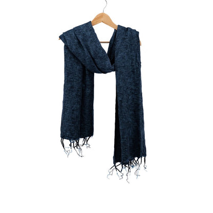 Detailfoto van sjaal jeansblauw grijs