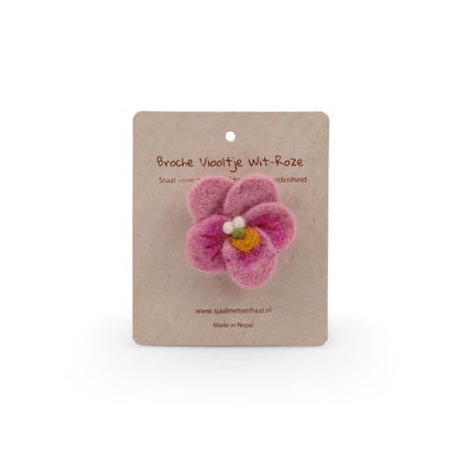 Detailfoto van vilten broche viooltje roze