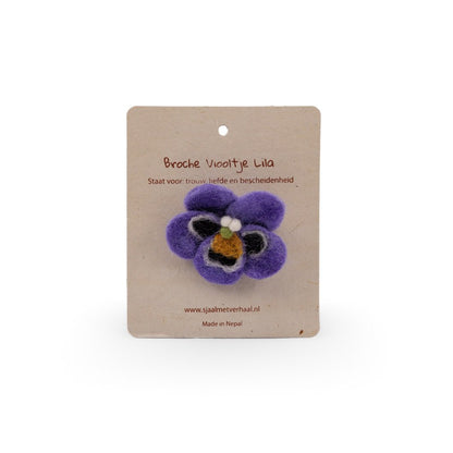 Detailfoto van vilten broche viooltje lila