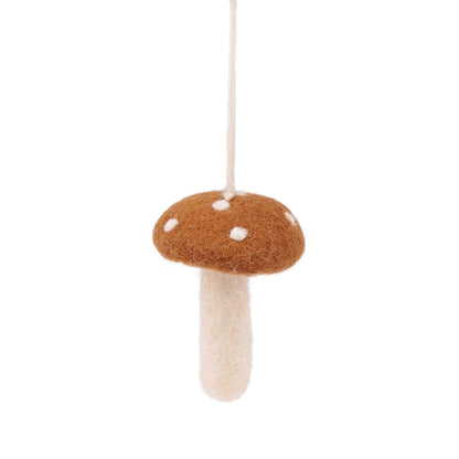 Detailfoto van vilten hanger paddenstoel indian summer medium bruin