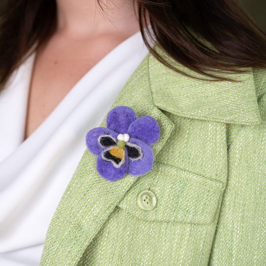 Vilten broche viooltje lila