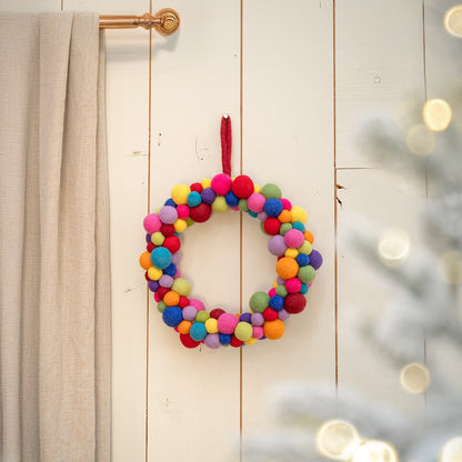 Vilten kerstkrans viltballetjes multicolor