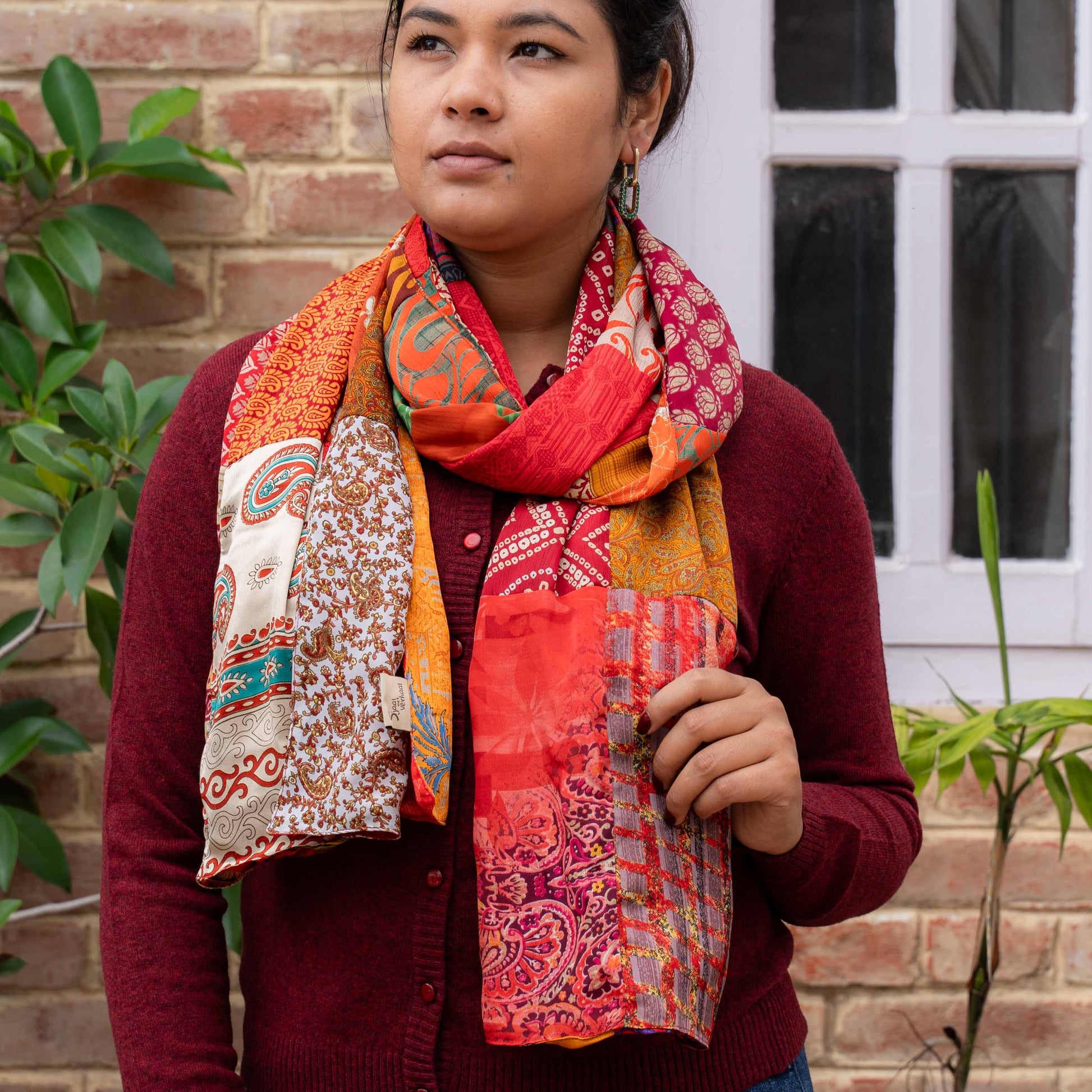 Vilten sarisjaal patchwork rood-oranjetinten