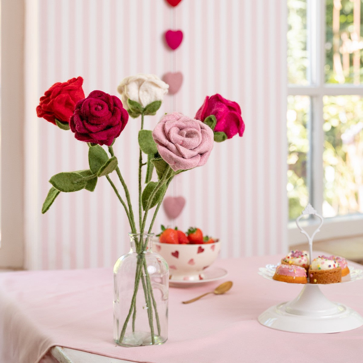 Detailfoto van vilten roos roze-rood assorti 5 st.