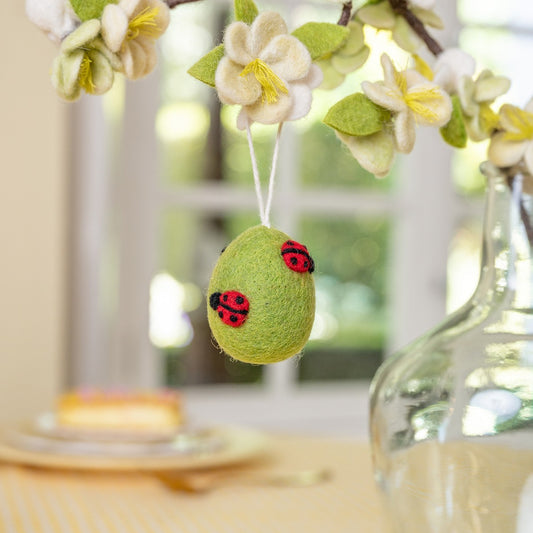 Hanger Ei Lieveheersbeestjes Lichtgroen