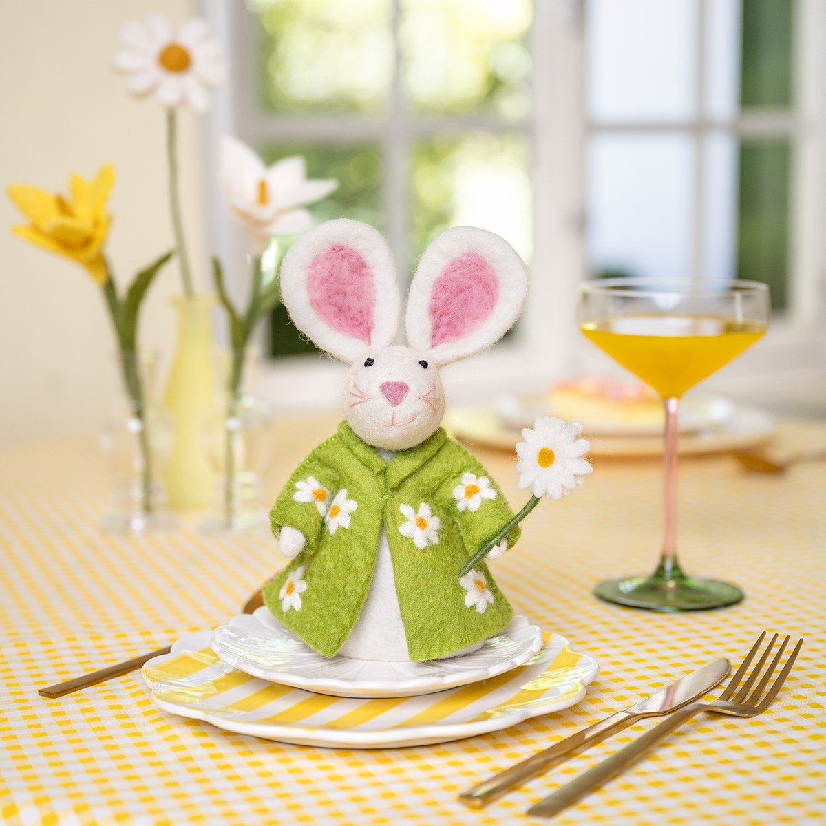 Decoratie Haas Groen met Margrietjes