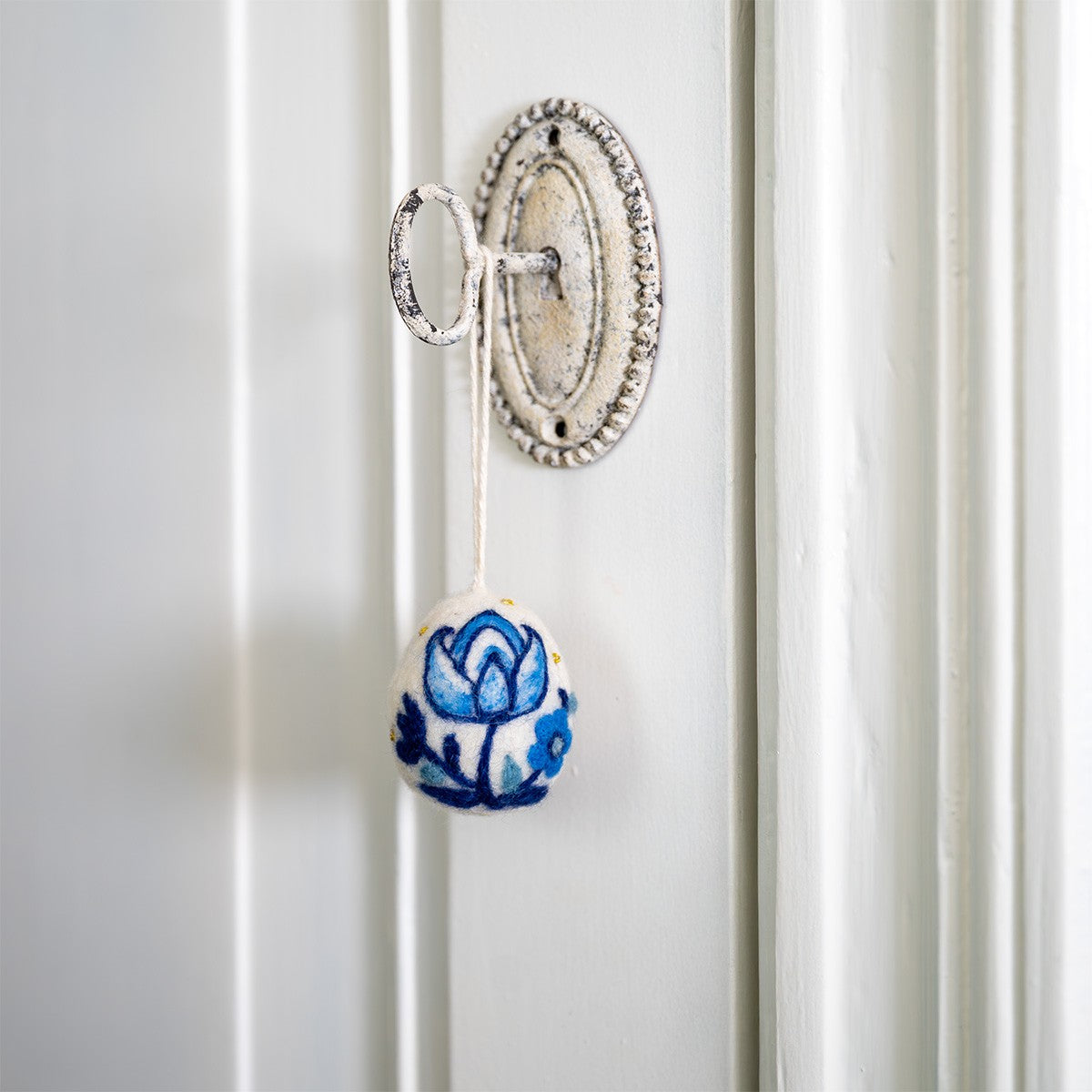 Hanger Ei Delfts Blauw met Tulp